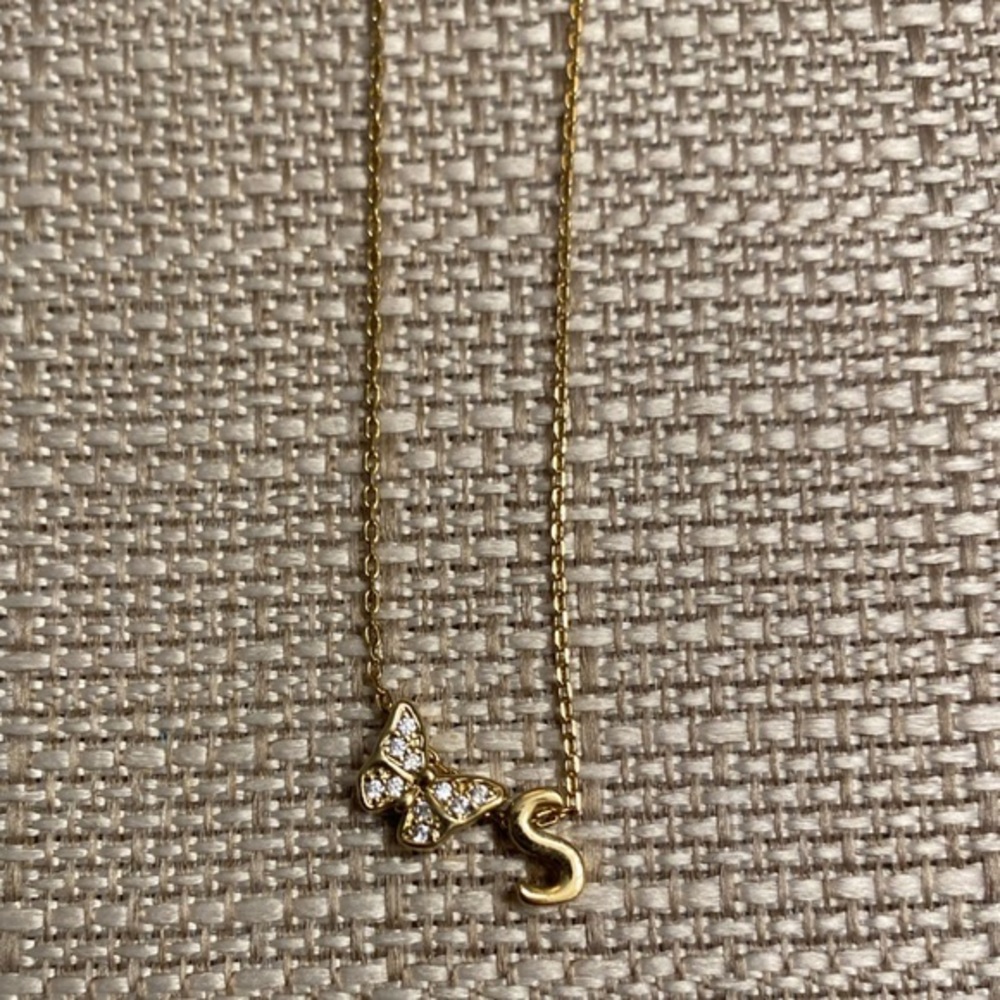 Target 🎯 “16 inch with extender Initial S Necklace NWOT